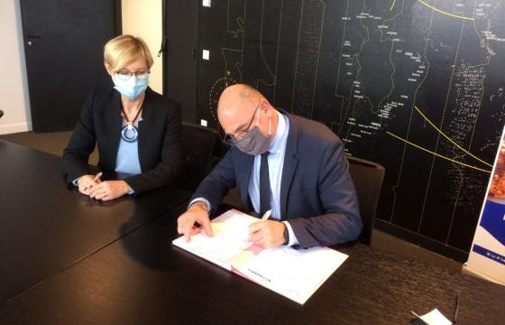 Signature d'un partenariat entre le Shom et l'ENSM le 13 janvier 2021